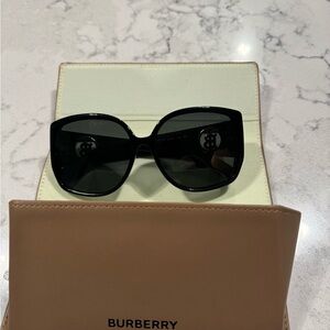 Burberry Elegant Black Sunglasses